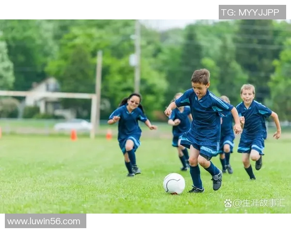 绿茵岁月里那些闪耀时刻与经典足球巨星温情合影 绿茵岁月里那些闪耀时刻与经典足球巨星温情合影